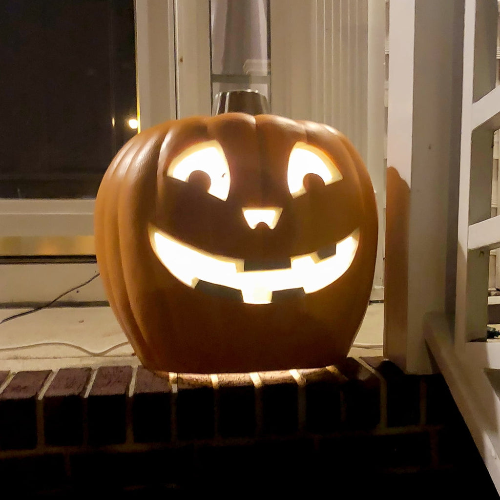 Gamexcel 2-Pack Lighted Jack O Lantern Pumpkins, 20 in and 10 in Pre-Lit LED Halloween Decorations for Porch, Yard and Indoor Outdoor Use