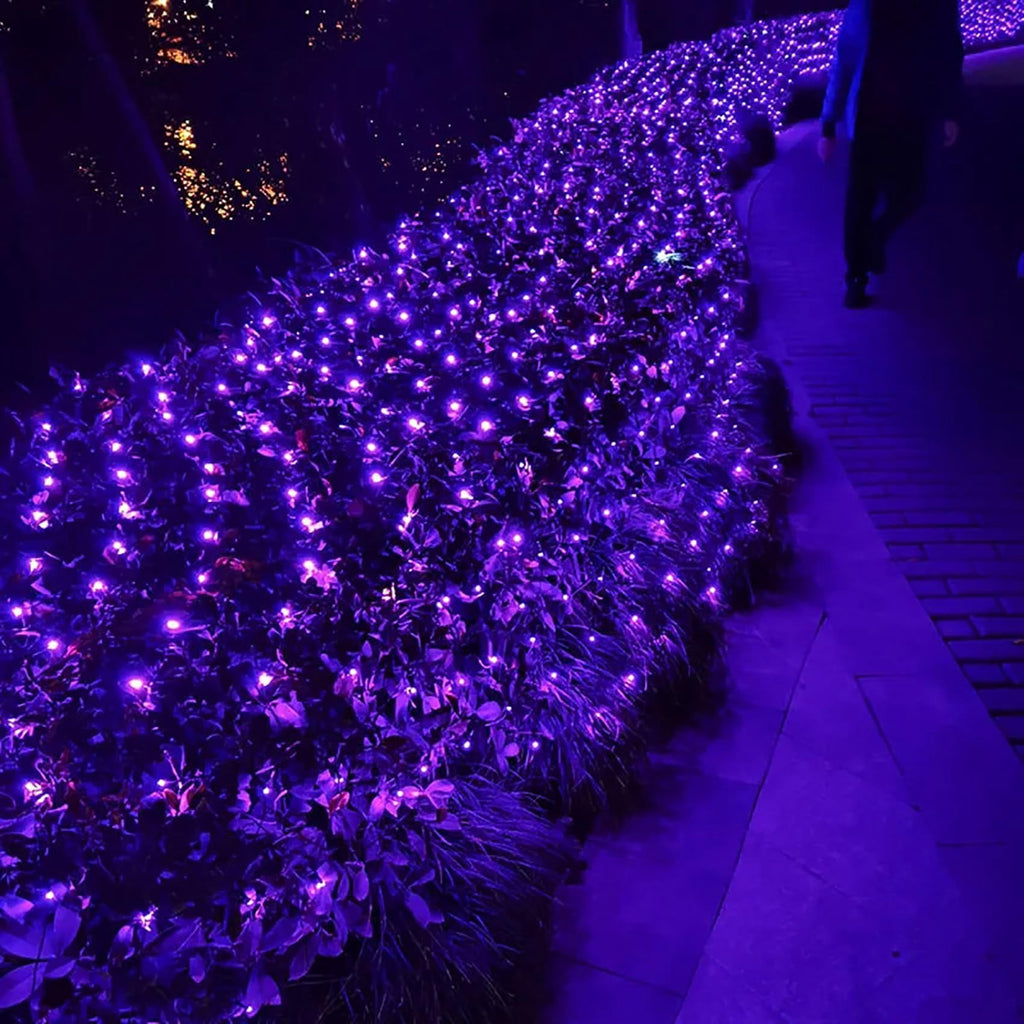 Garden Net Lights- Battery Operated 672 LED Waterproof Net Mesh Lights with 8 Modes- 6x4M Fairy String Lights for Outdoor Indoor Christmas Tree- Bush- Backyard- Garden- Party Décor.
