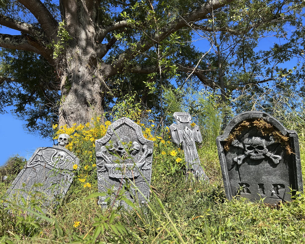 Halloween Foam RIP Graveyard Tombstones, 7Pack(3 x L-Size + 4 x XL-Size) Foam Tombstone for Halloween Party Outdoor Decorations