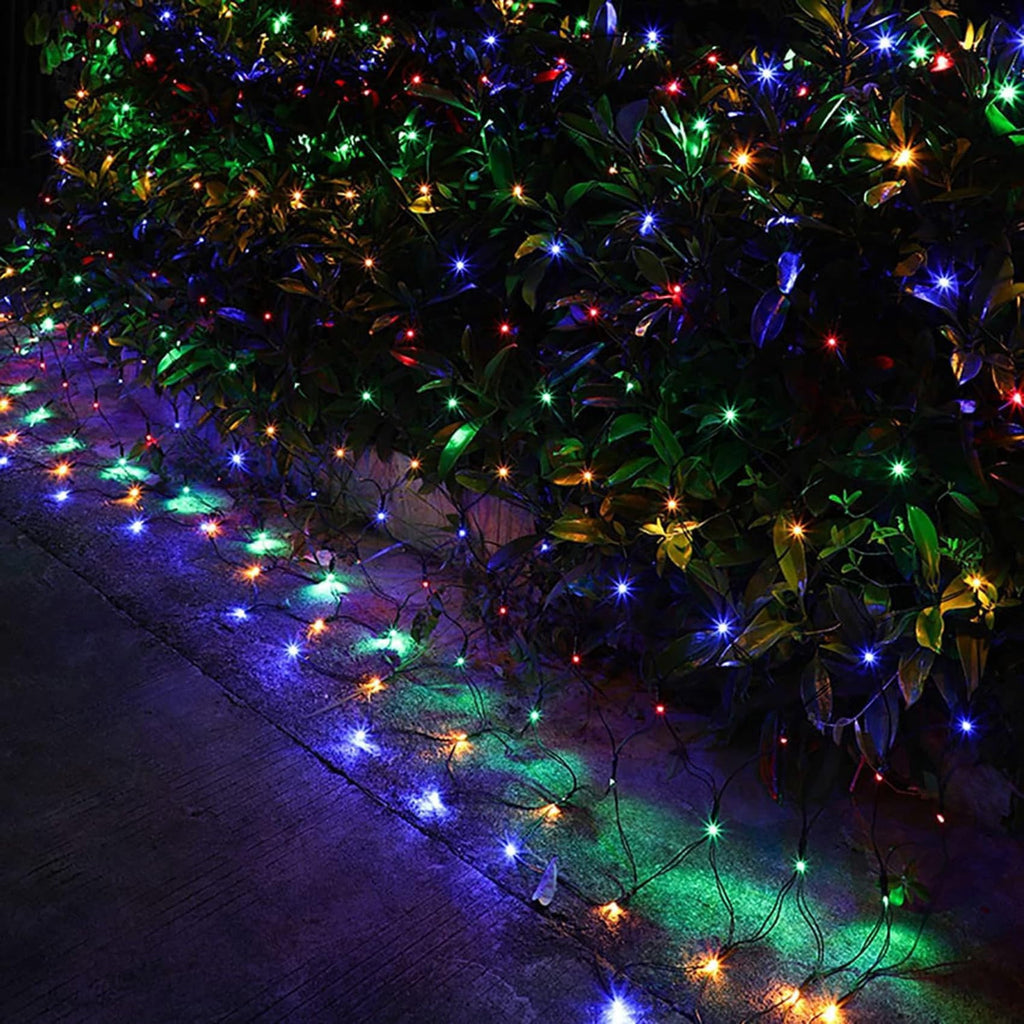 Garden Net Lights- Battery Operated 672 LED Waterproof Net Mesh Lights with 8 Modes- 6x4M Fairy String Lights for Outdoor Indoor Christmas Tree- Bush- Backyard- Garden- Party Décor.