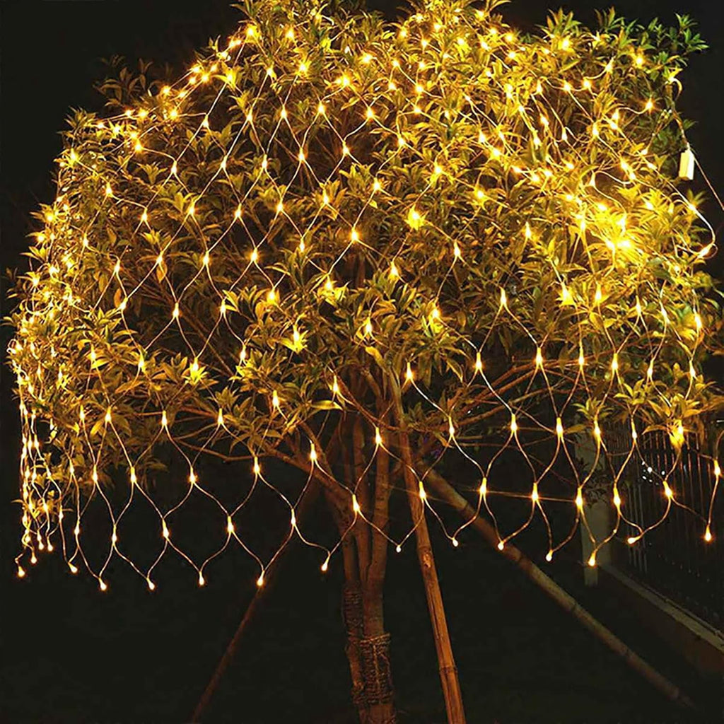 Garden Net Lights Battery Operated 4x6M 672LED Waterproof Net Mesh String Lights 8 Modes Fairy Lights for Indoor Outdoor Christmas Tree Bush Garden Backyard Décor