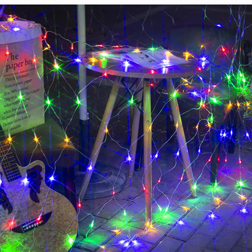 Garden Net Lights- Battery Operated 672 LED Waterproof Net Mesh Lights with 8 Modes- 6x4M Fairy String Lights for Outdoor Indoor Christmas Tree- Bush- Backyard- Garden- Party Décor.